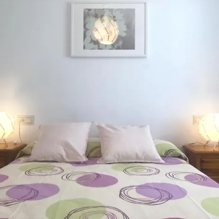 With One Bedroom In With Wonderful Mountain View Shared Pool Terrace 950 M From The Beach Apartament Torremolinos