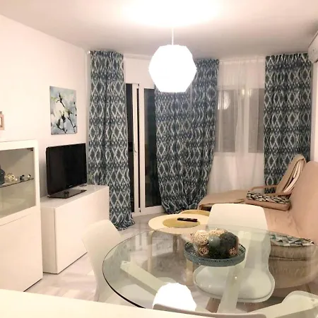 With One Bedroom In With Wonderful Mountain View Shared Pool Terrace 950 M From The Beach * Torremolinos